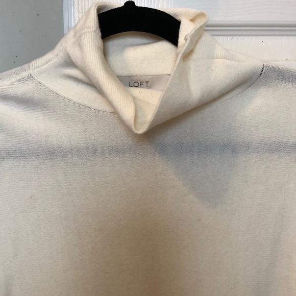 Loft Women’s turtleneck tunic sweater - Picture 2 of 3